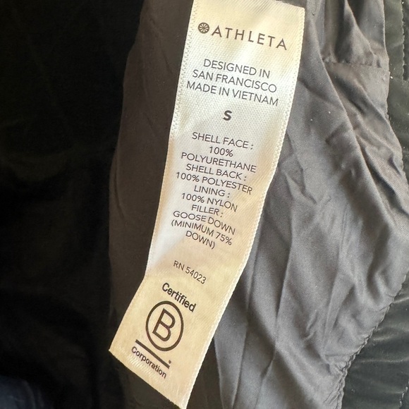 Athleta Venice Odyssey Down Vest, Black, Size S - Picture 9 of 9